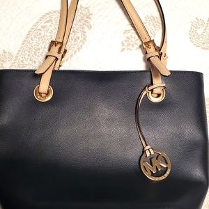 Michael Kors Bucket bag